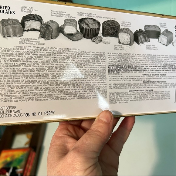 Elvis Presley chocolate tin - Picture 6 of 6